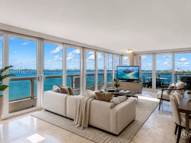 2-bedroom condo for rent in Miami - 1717 N Bayshore Dr A-2434 - MondialRealty