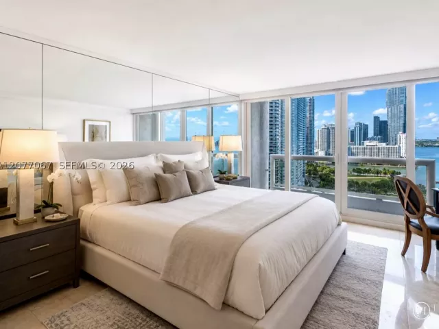 2-bedroom condo for rent in Miami - 1717 N Bayshore Dr A-2434 - MondialRealty