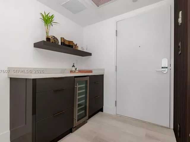 1-bedroom condo for rent in Miami Beach - 2301 Collins Ave 1134 - MondialRealty