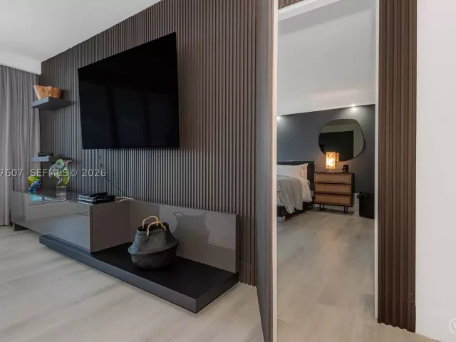 1-bedroom condo for rent in Miami Beach - 2301 Collins Ave 1134 - MondialRealty