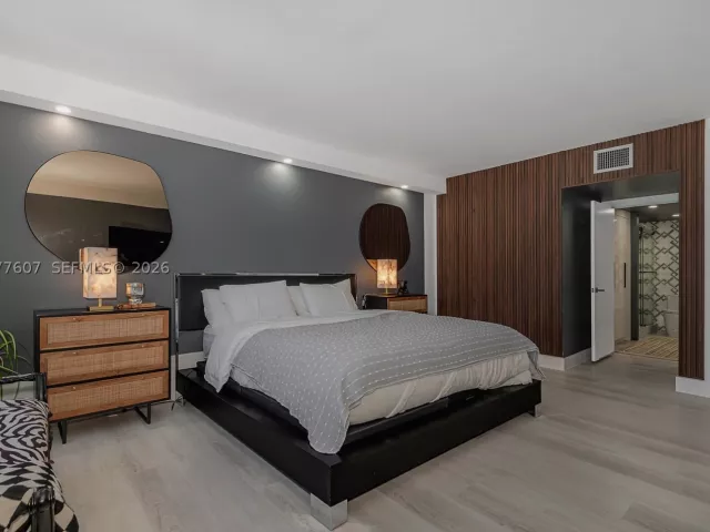 1-bedroom condo for rent in Miami Beach - 2301 Collins Ave 1134 - MondialRealty
