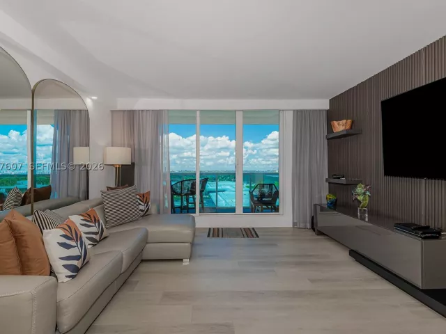 1-bedroom condo for rent in Miami Beach - 2301 Collins Ave 1134 - MondialRealty