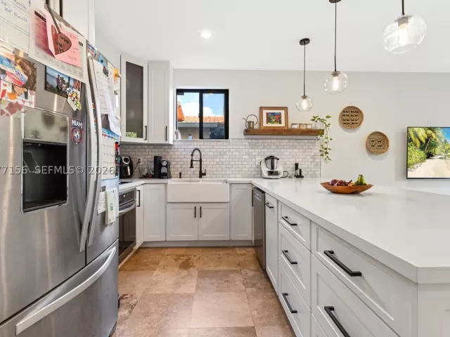 3-bedroom home for sale in Miami - 1211 SW 14th Ave 1211 - MondialRealty