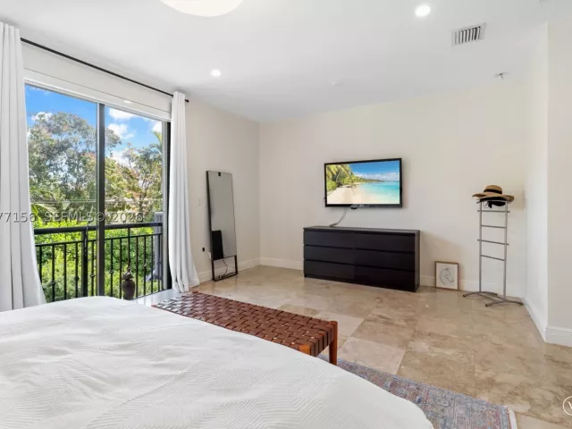 3-bedroom home for sale in Miami - 1211 SW 14th Ave 1211 - MondialRealty