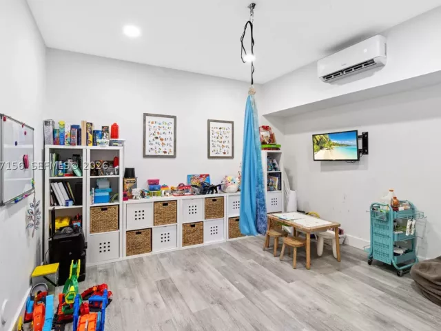 3-bedroom home for sale in Miami - 1211 SW 14th Ave 1211 - MondialRealty