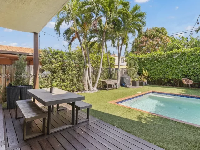 3-bedroom home for sale in Miami - 1211 SW 14th Ave 1211 - MondialRealty