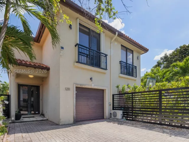 3-bedroom home for sale in Miami - 1211 SW 14th Ave 1211 - MondialRealty