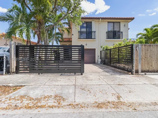 3-bedroom home for sale in Miami - 1211 SW 14th Ave 1211 - MondialRealty