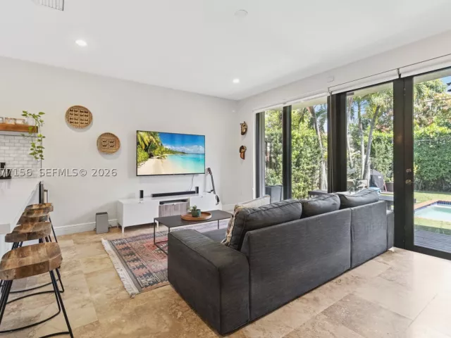 3-bedroom home for sale in Miami - 1211 SW 14th Ave 1211 - MondialRealty