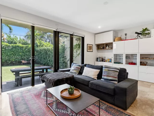 3-bedroom home for sale in Miami - 1211 SW 14th Ave 1211 - MondialRealty