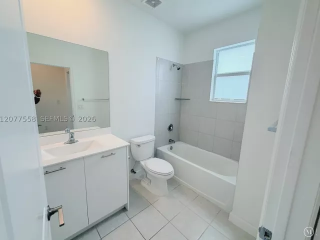 3-bedroom home for sale in Miami - 2405 NW 131st Cir - MondialRealty