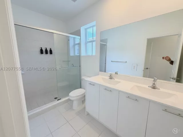 3-bedroom home for sale in Miami - 2405 NW 131st Cir - MondialRealty
