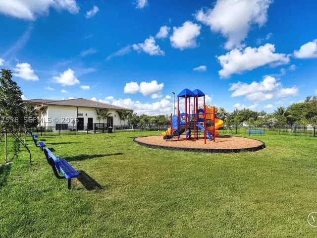 3-bedroom home for sale in Miami - 2405 NW 131st Cir - MondialRealty