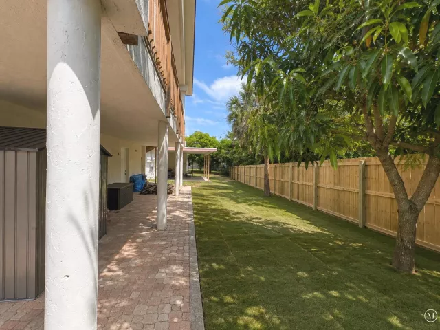 4-bedroom home for rent in Deerfield Beach - 472 NW 2ND Terrace - MondialRealty