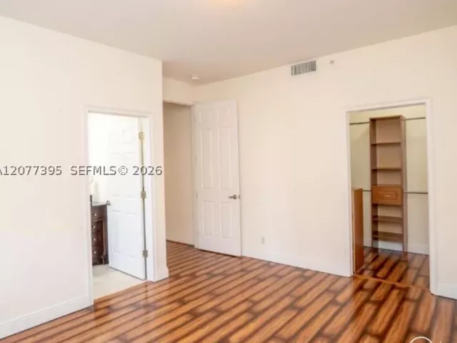 3-bedroom home for rent in Wilton Manors - 2685 NE 9th Ave 4 - MondialRealty