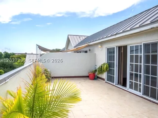 3-bedroom home for rent in Wilton Manors - 2685 NE 9th Ave 4 - MondialRealty