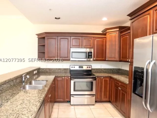 3-bedroom home for rent in Wilton Manors - 2685 NE 9th Ave 4 - MondialRealty