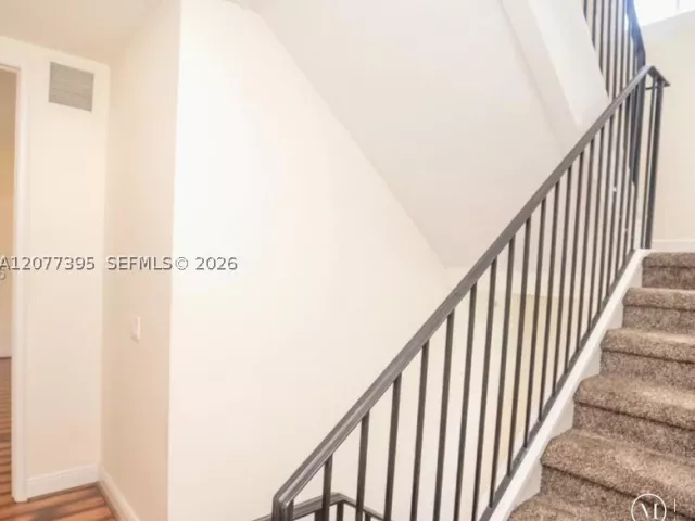 3-bedroom home for rent in Wilton Manors - 2685 NE 9th Ave 4 - MondialRealty