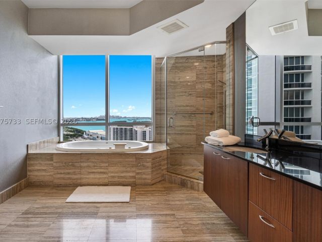 3-bedroom condo for rent in Sunny Isles Beach - 16001 SW Collins Ave 2406 - MondialRealty