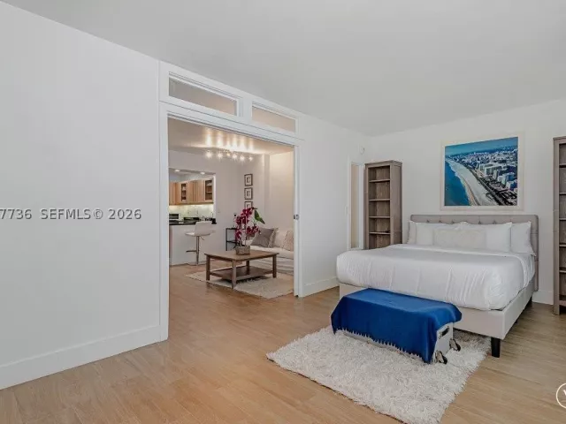 1-bedroom condo for rent in Miami Beach - 2301 Collins Ave 1242 - MondialRealty