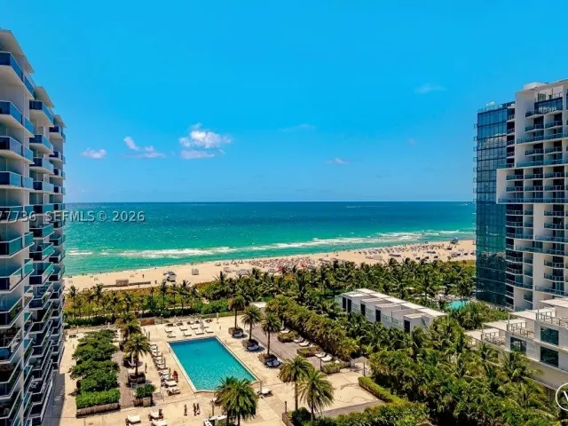 1-bedroom condo for rent in Miami Beach - 2301 Collins Ave 1242 - MondialRealty