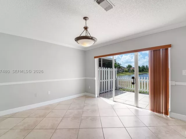 2-bedroom home for sale in Miami - 15354 SW 36th Ter - MondialRealty