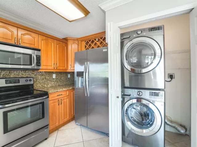 2-bedroom home for sale in Miami - 15354 SW 36th Ter - MondialRealty