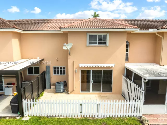 2-bedroom home for sale in Miami - 15354 SW 36th Ter - MondialRealty