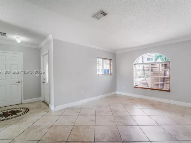 2-bedroom home for sale in Miami - 15354 SW 36th Ter - MondialRealty