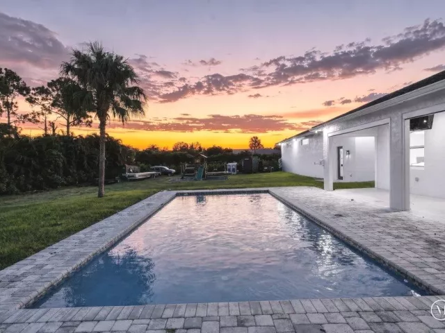 4-bedroom home for sale in West Palm Beach - 12291 70th Place N - MondialRealty