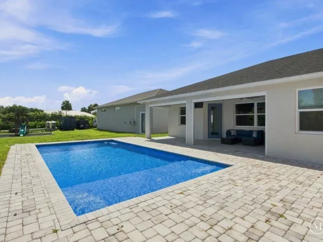 4-bedroom home for sale in West Palm Beach - 12291 70th Place N - MondialRealty