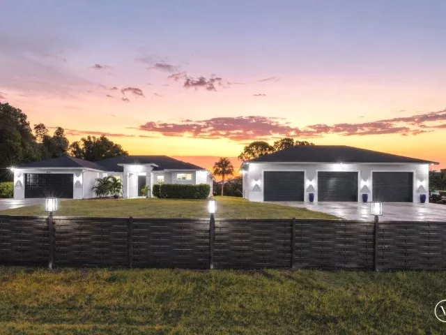 4-bedroom home for sale in West Palm Beach - 12291 70th Place N - MondialRealty