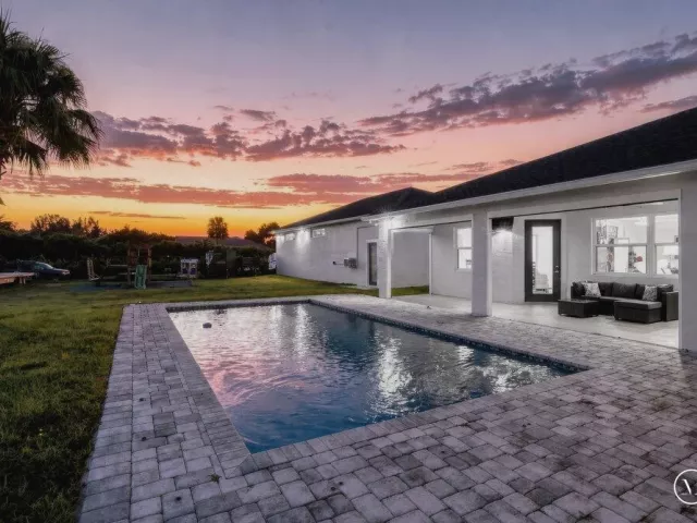 4-bedroom home for sale in West Palm Beach - 12291 70th Place N - MondialRealty