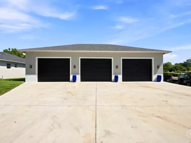4-bedroom home for sale in West Palm Beach - 12291 70th Place N - MondialRealty
