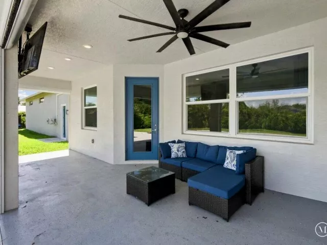 4-bedroom home for sale in West Palm Beach - 12291 70th Place N - MondialRealty