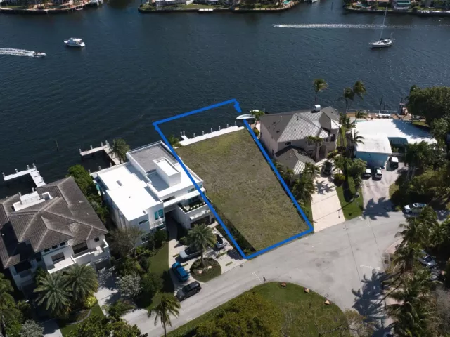 5-bedroom home for sale in Pompano Beach - 2520 SE 7th Drive - MondialRealty