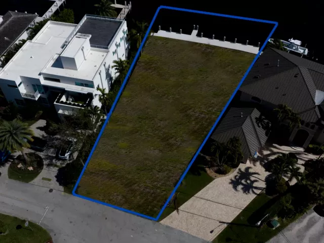 5-bedroom home for sale in Pompano Beach - 2520 SE 7th Drive - MondialRealty