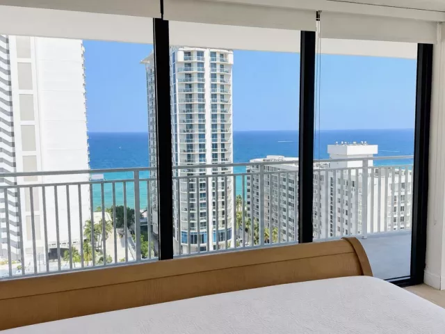 2-bedroom condo for sale in Sunny Isles Beach - 210 174TH Street 1901 - MondialRealty