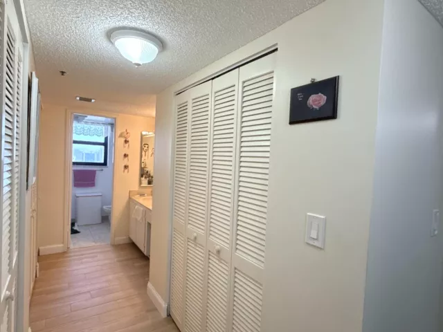 2-bedroom condo for sale in Sunny Isles Beach - 210 174TH Street 1901 - MondialRealty