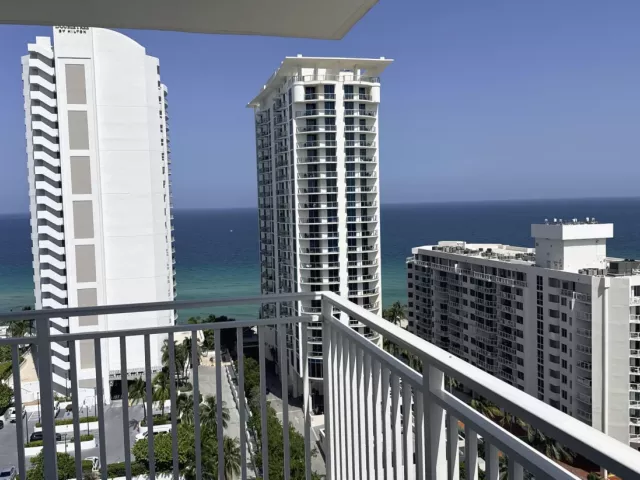 2-bedroom condo for sale in Sunny Isles Beach - 210 174TH Street 1901 - MondialRealty