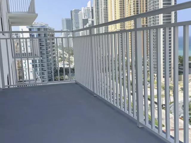 2-bedroom condo for sale in Sunny Isles Beach - 210 174TH Street 1901 - MondialRealty