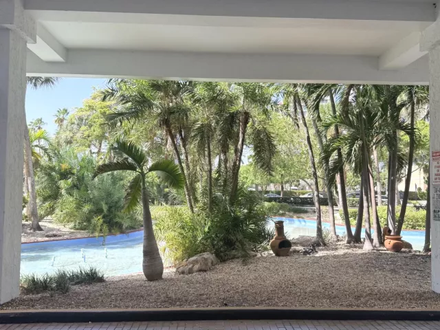 2-bedroom condo for sale in Sunny Isles Beach - 210 174TH Street 1901 - MondialRealty