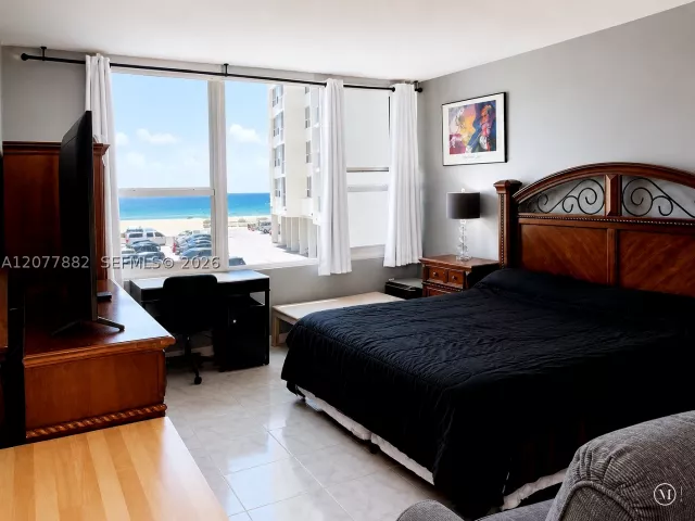 2-bedroom condo for rent in Hollywood - 3505 S Ocean Dr 206 - MondialRealty
