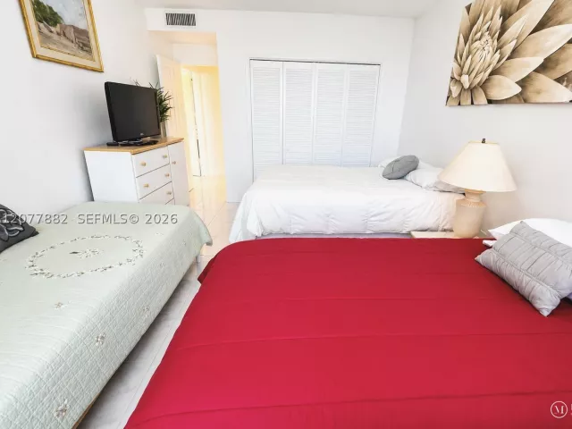 2-bedroom condo for rent in Hollywood - 3505 S Ocean Dr 206 - MondialRealty