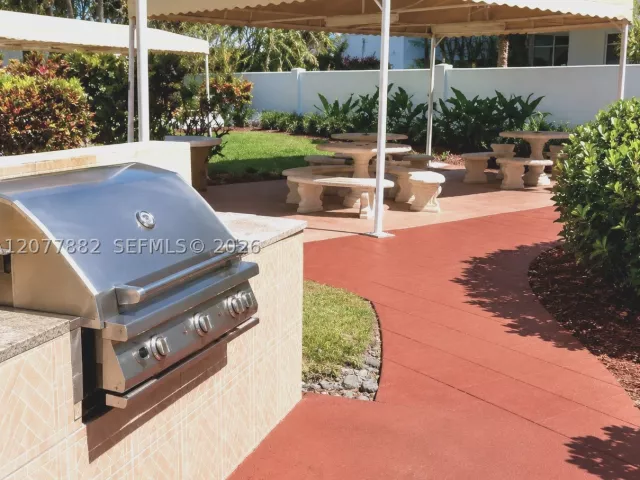 2-bedroom condo for rent in Hollywood - 3505 S Ocean Dr 206 - MondialRealty