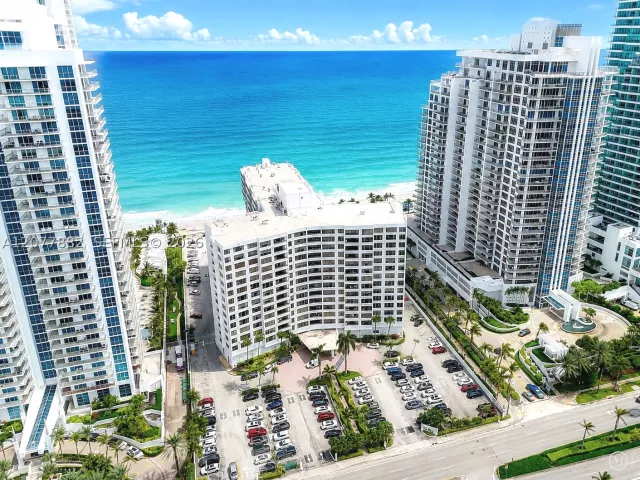 2-bedroom condo for rent in Hollywood - 3505 S Ocean Dr 206 - MondialRealty