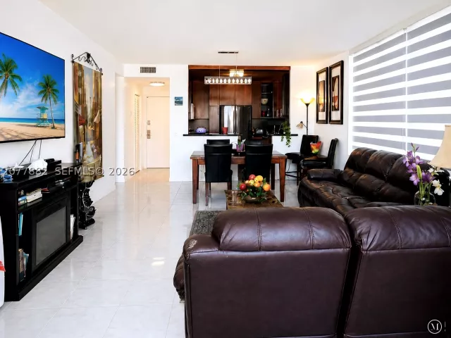 2-bedroom condo for rent in Hollywood - 3505 S Ocean Dr 206 - MondialRealty