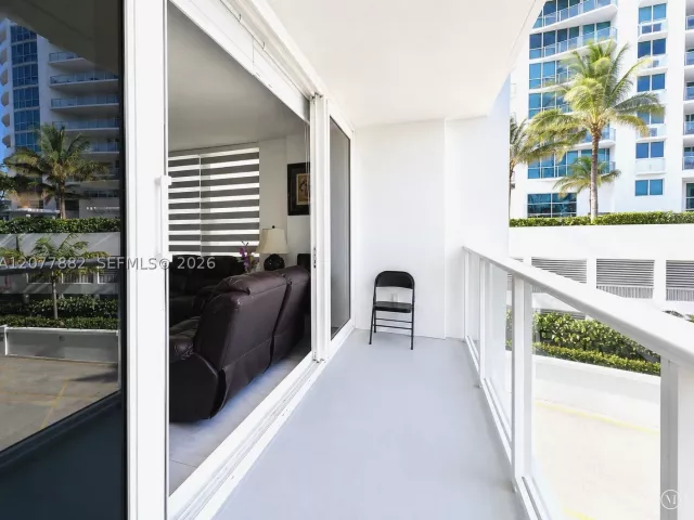 2-bedroom condo for rent in Hollywood - 3505 S Ocean Dr 206 - MondialRealty