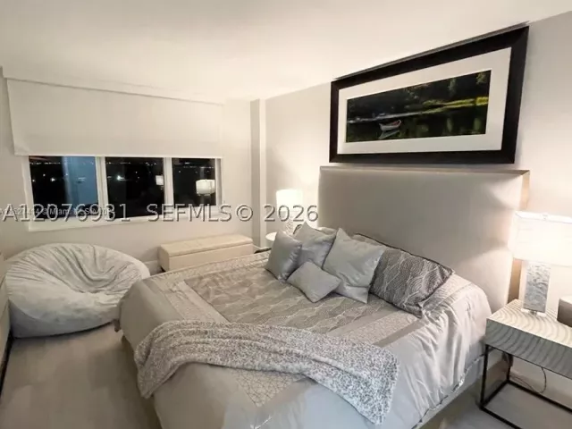 2-bedroom condo for rent in Miami Beach - 5600 Collins Ave 16P - MondialRealty