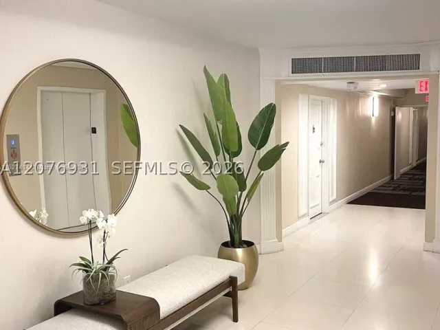 2-bedroom condo for rent in Miami Beach - 5600 Collins Ave 16P - MondialRealty